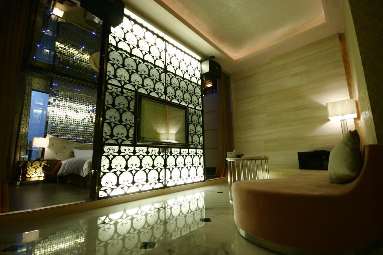 The Yorker Deluxe Motel Taoyuan Extérieur photo