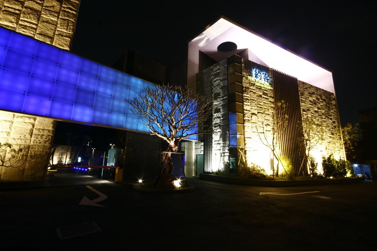 The Yorker Deluxe Motel Taoyuan Extérieur photo